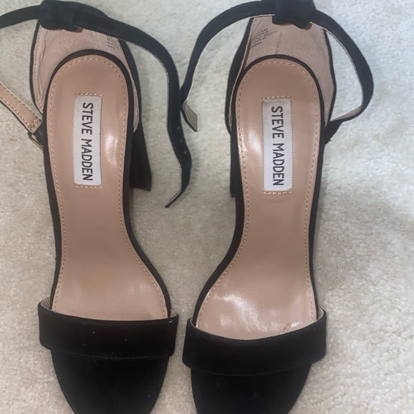 Black Heels - Picture 2 of 3